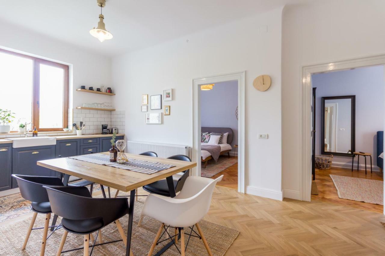 City Chic 3 Bedroom Apartment Kluż-Napoka Zewnętrze zdjęcie