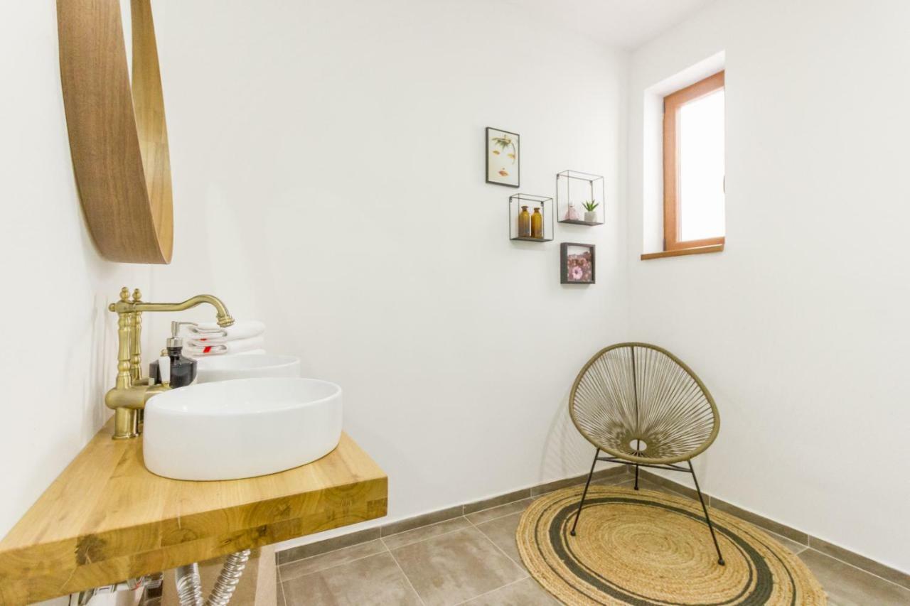 City Chic 3 Bedroom Apartment Kluż-Napoka Zewnętrze zdjęcie