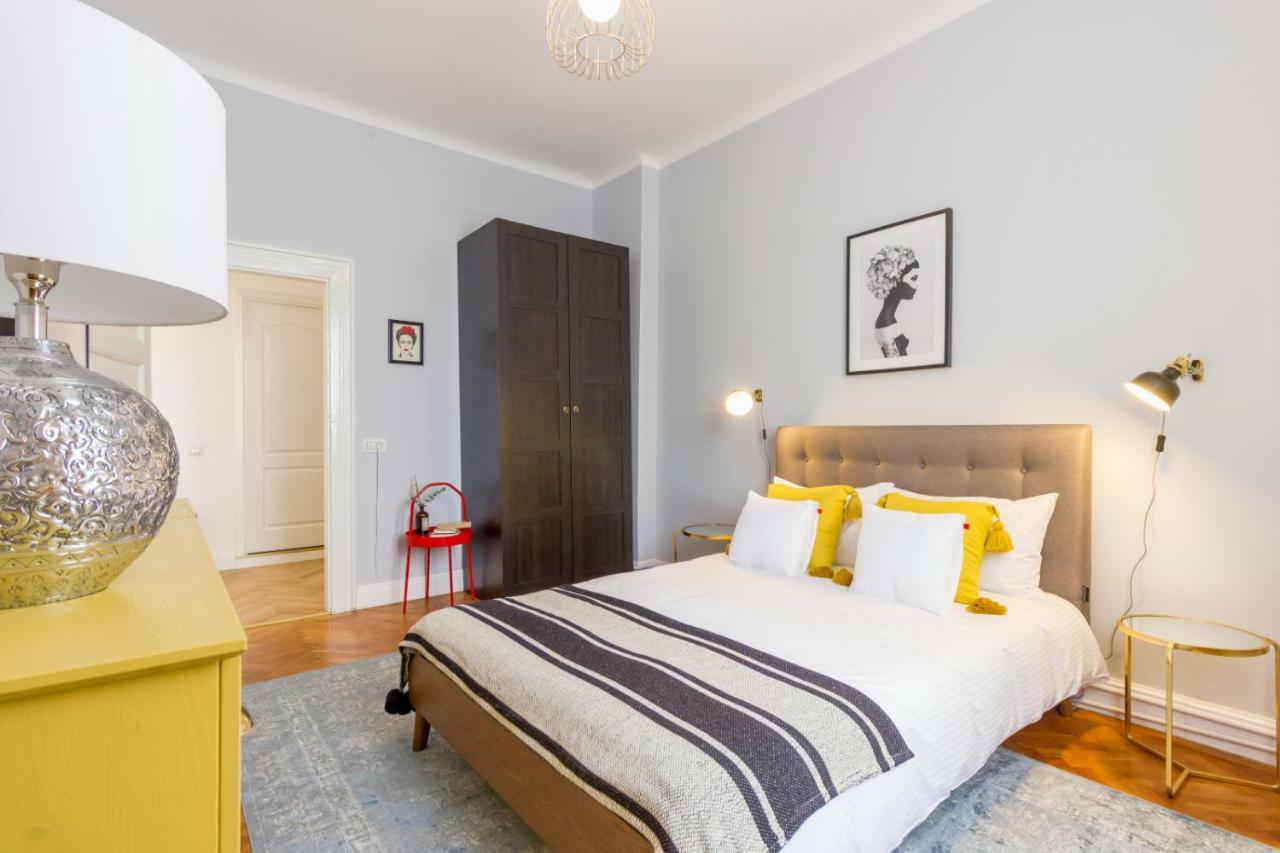 City Chic 3 Bedroom Apartment Kluż-Napoka Zewnętrze zdjęcie