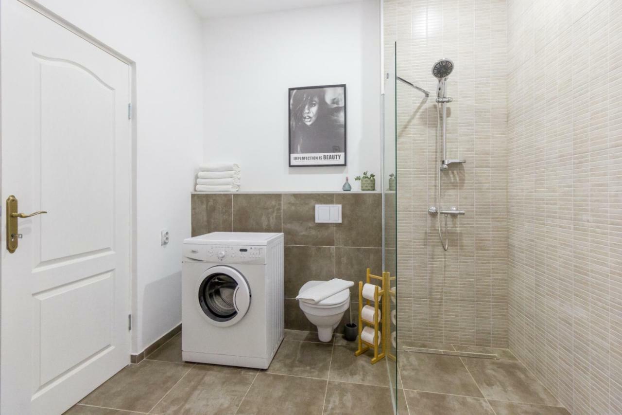 City Chic 3 Bedroom Apartment Kluż-Napoka Zewnętrze zdjęcie