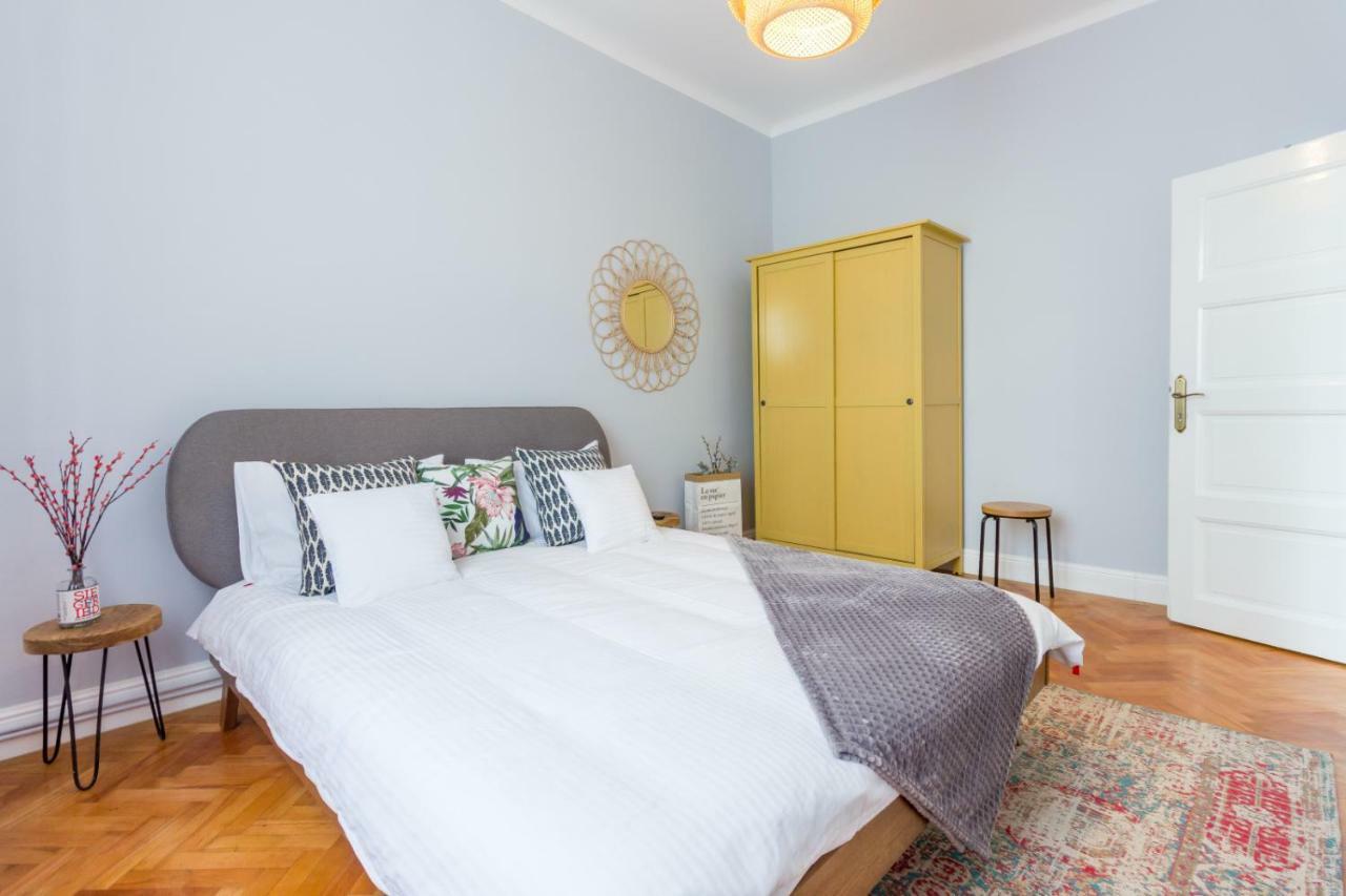 City Chic 3 Bedroom Apartment Kluż-Napoka Zewnętrze zdjęcie